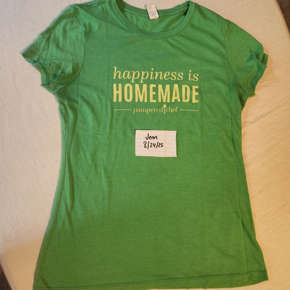 Womens Size Small Happiness Is Homemad Pampered Chef Green Tee with Yellow Print